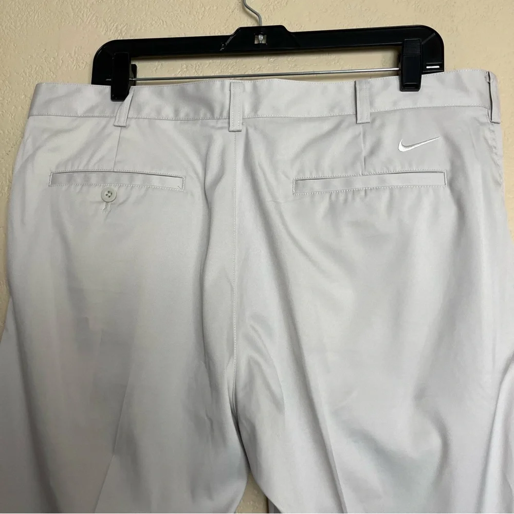 Nike Golf Dri Fit Pants Men's 36x30 Flat Front Golf Beige Polyester‎ Spandex